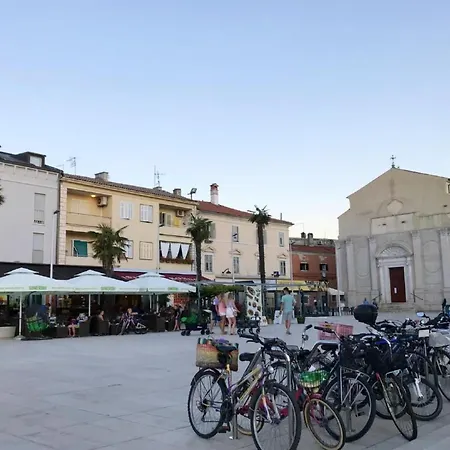 Tolles In Mit Grill- Terrasse Und Garten By Interhome Apartman